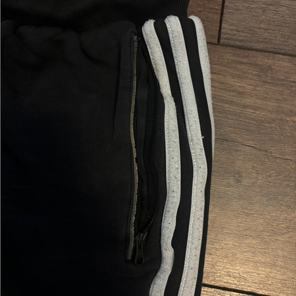 Palace x Adidas Cotton Heavyweight Shorts - Picture 6 of 8